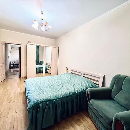 Apartment On Skorykovskyi Lane 4 Dnipro Eksteriør billede